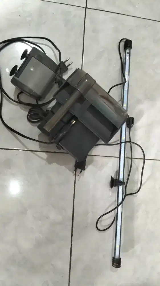 2 filter dan 1 lampu aquarium 50-60cm
