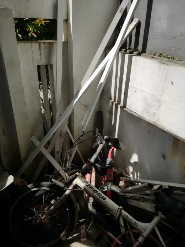 Menerima jual beli barang bekas