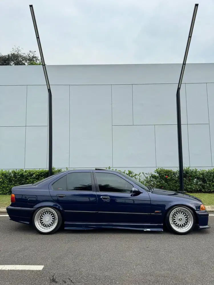 BMW 320i 1994 Bensin