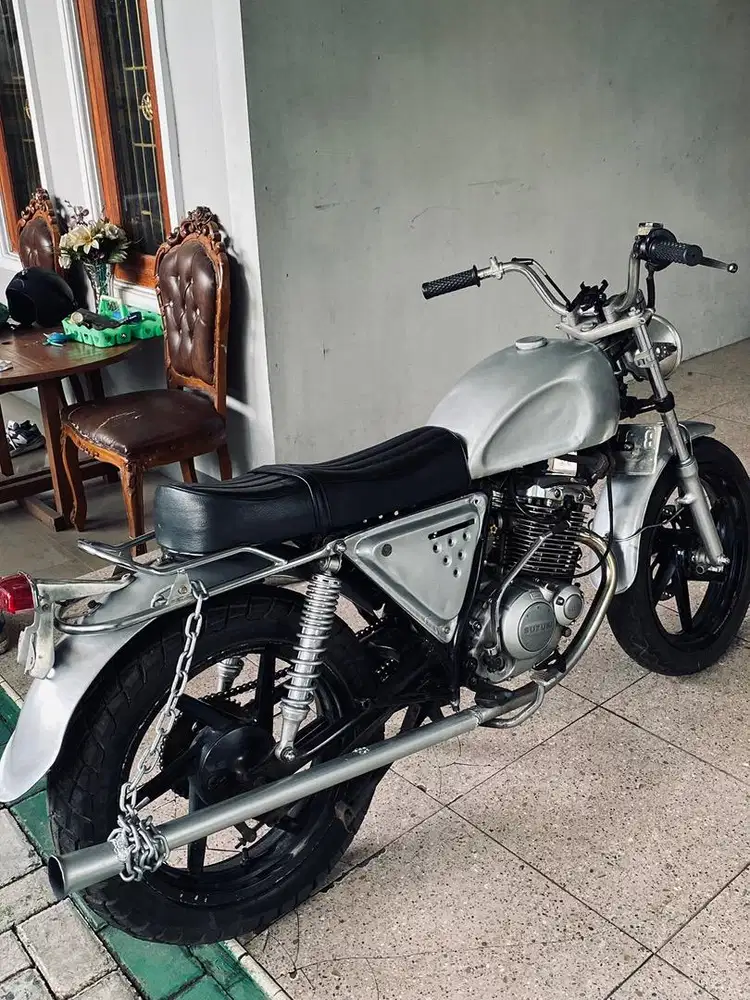 CUSTOM BRITISH STYLE THUNDER 125