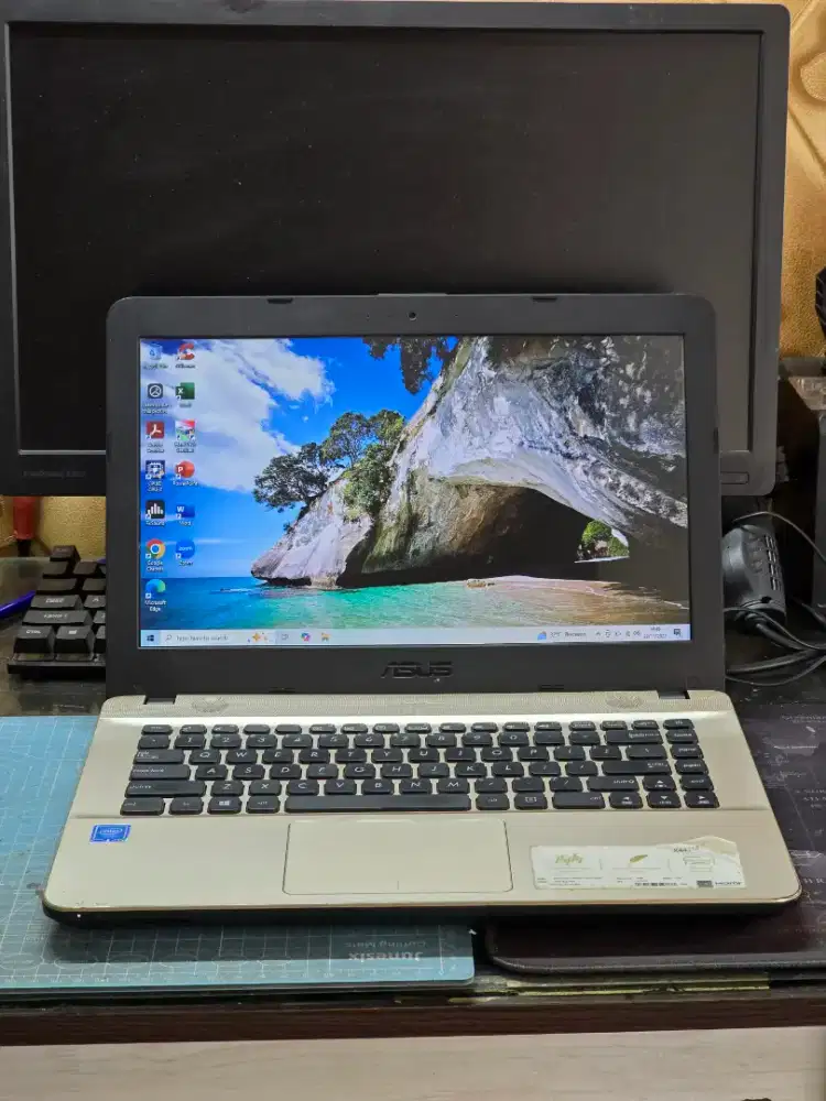 Laptop ASUS X441M SECOND NORMAL
