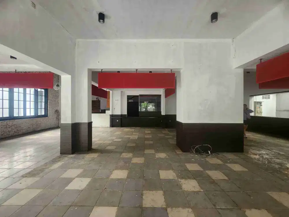 DISEWAKAN TEMPAT USAHA