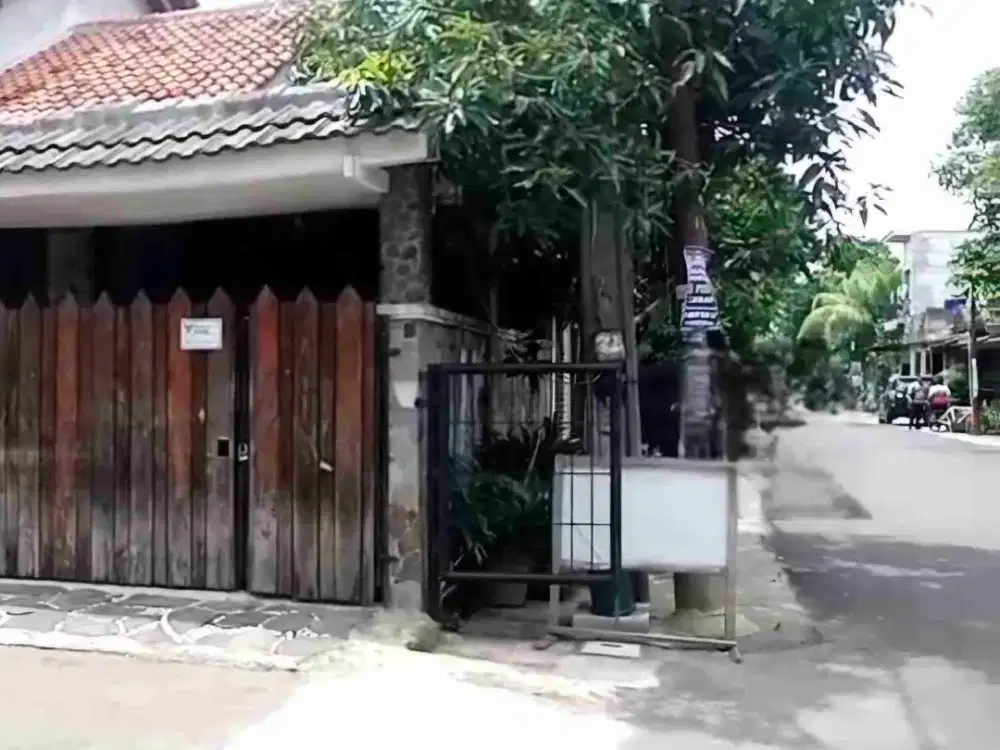 Dijual murah banget Rumah 2 LT nempel Alam Sutera  di Perumahan Pakujaya Permai Serpong Tang Sel