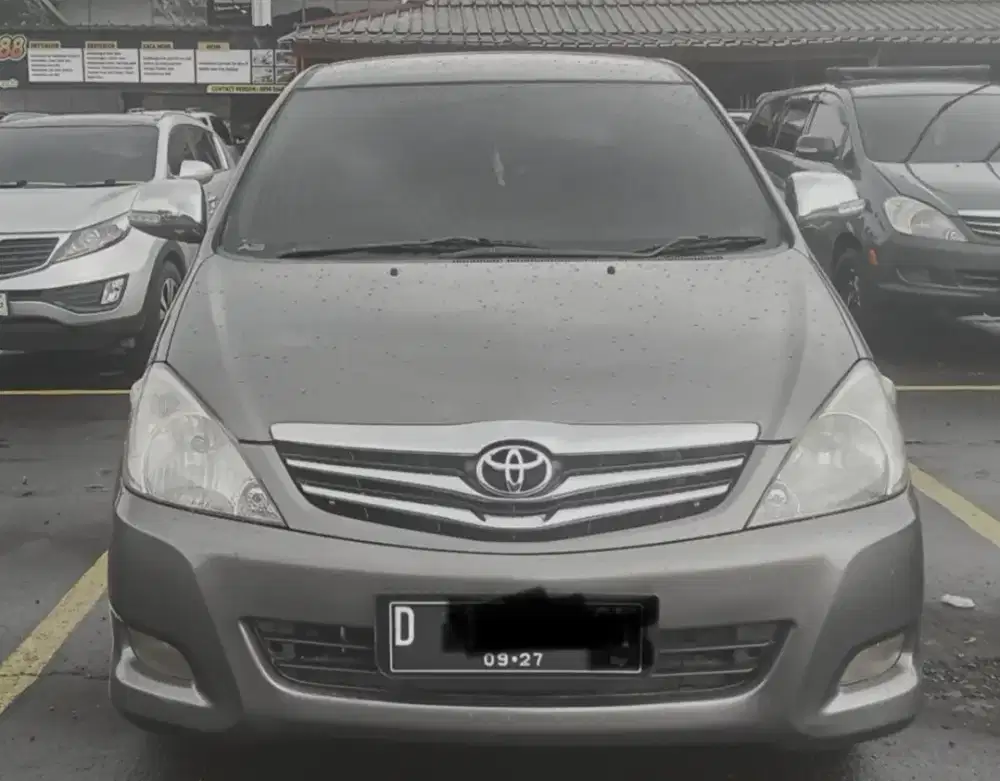 Innova V 2009 MT Captain seat