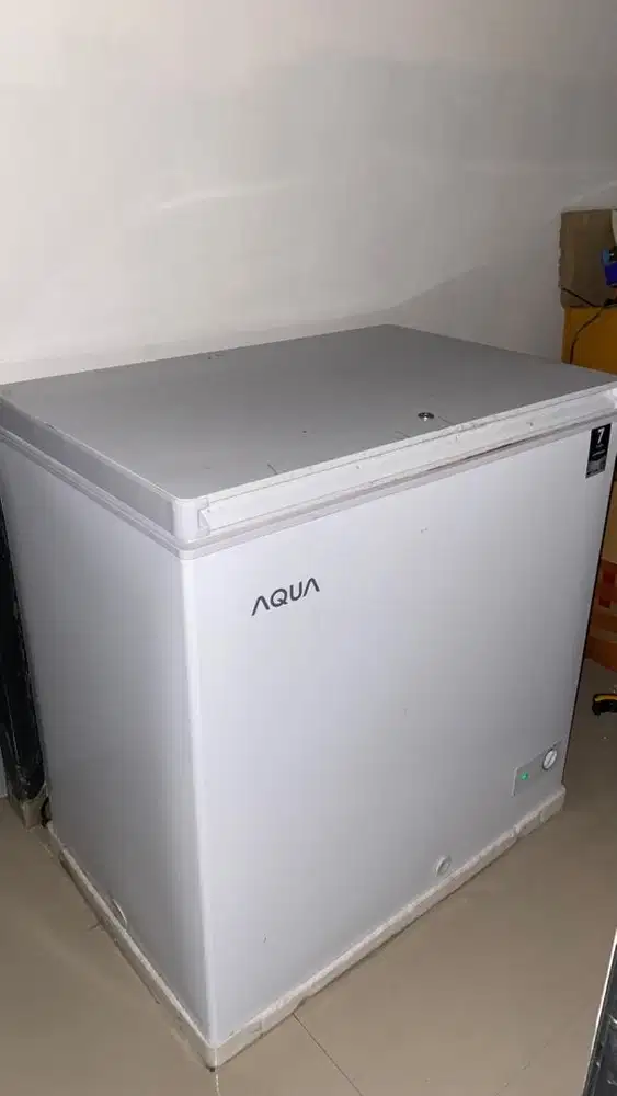 JUAL FREEZER AQUA 200L BARU PAKAI 6 bulan