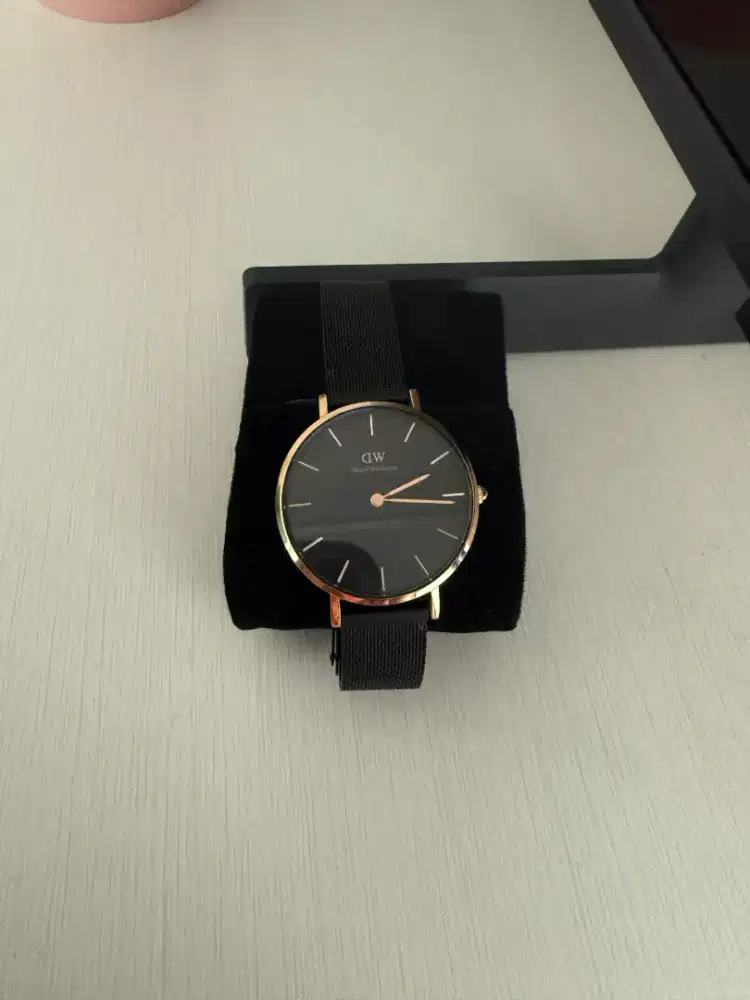 DW DANIEL WELLINGTON PETITE BLACK