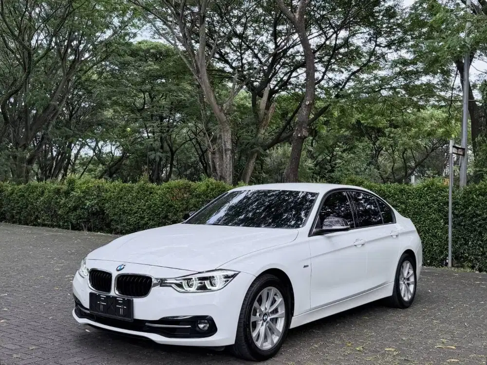 BMW 320i 2017 Sport Line F30 LCI
