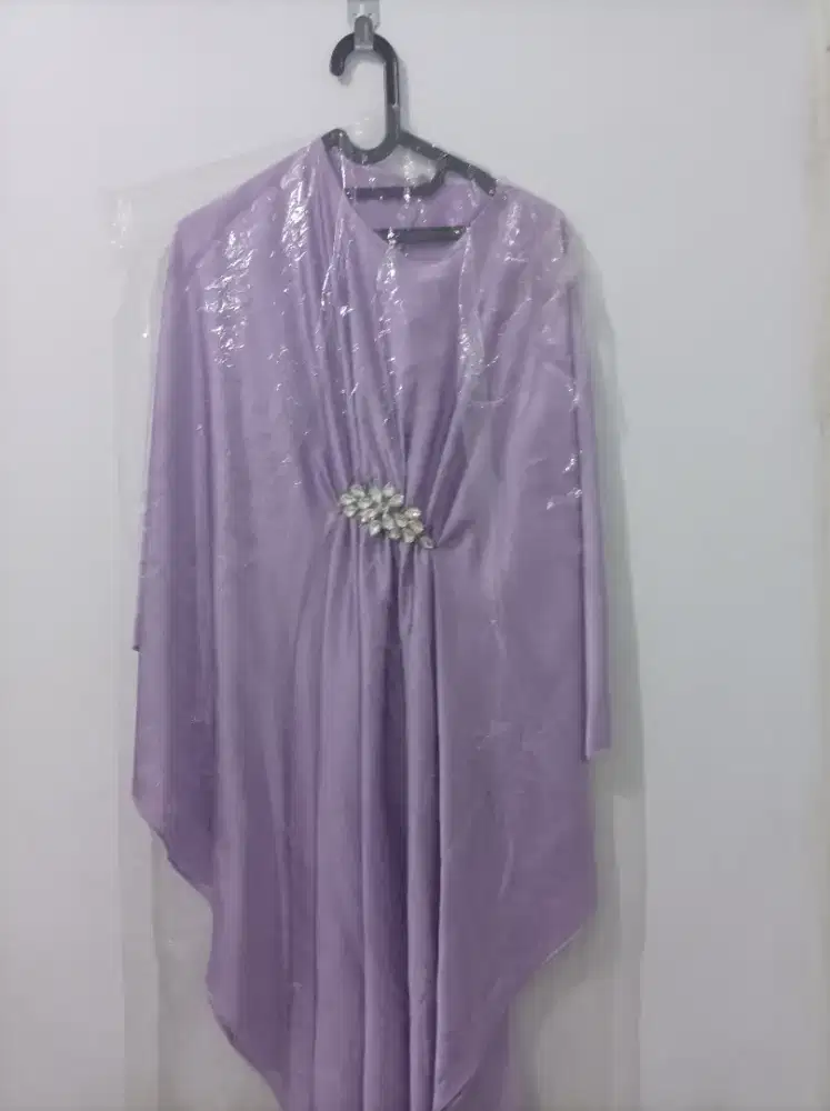 Kaftan Satin Lilac — HSC2025
