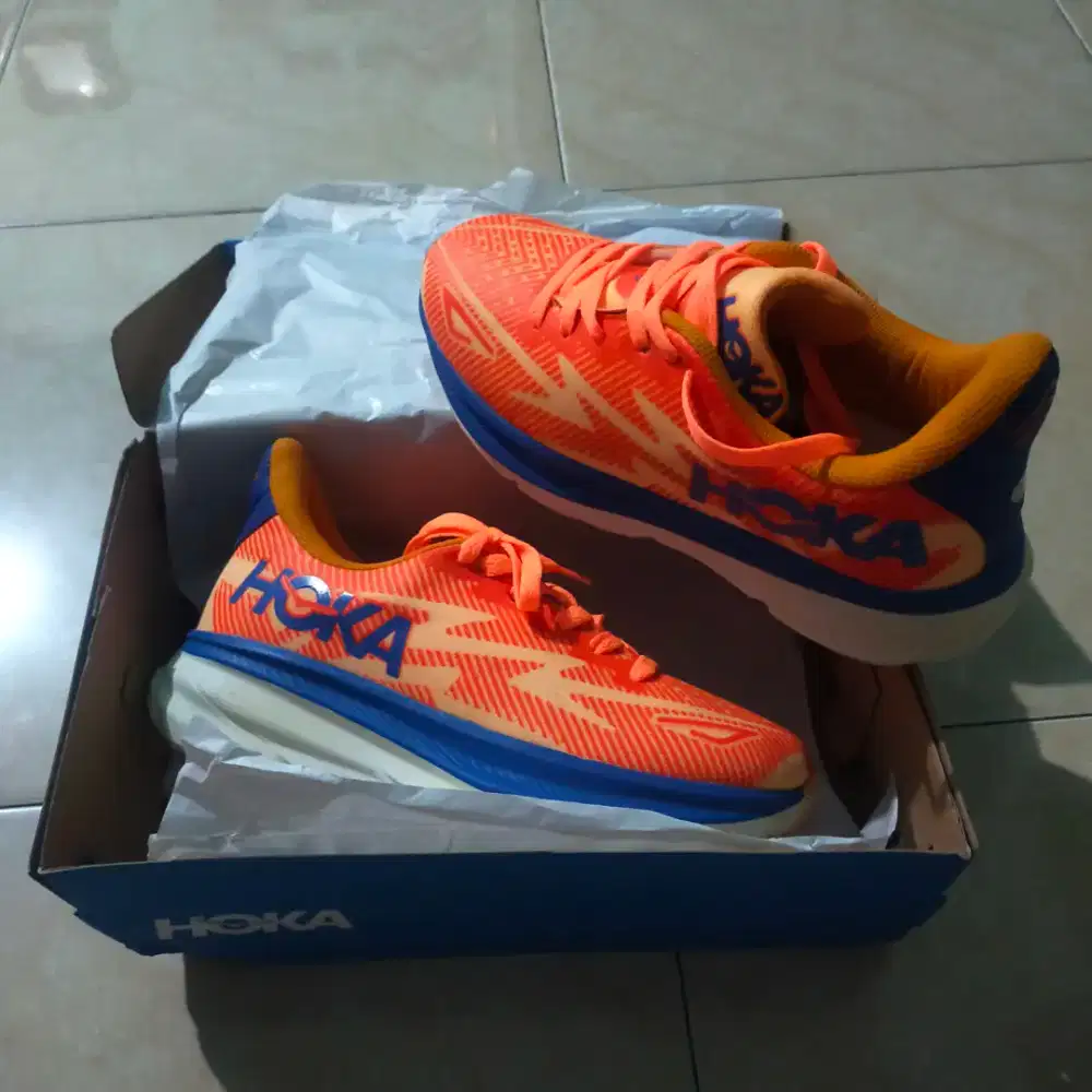 Bismillah,,dijual sepatu baru HOKa Premium untuk cewek atau anak,,