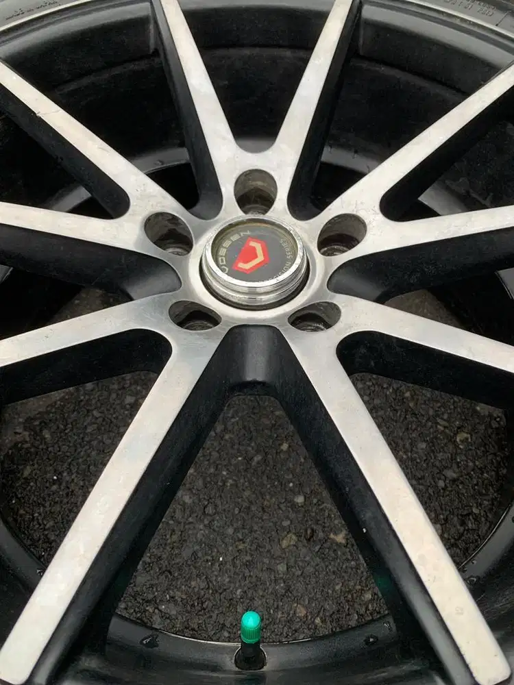 Velg Mobil R18 Merk Vossen Pcd 5*114