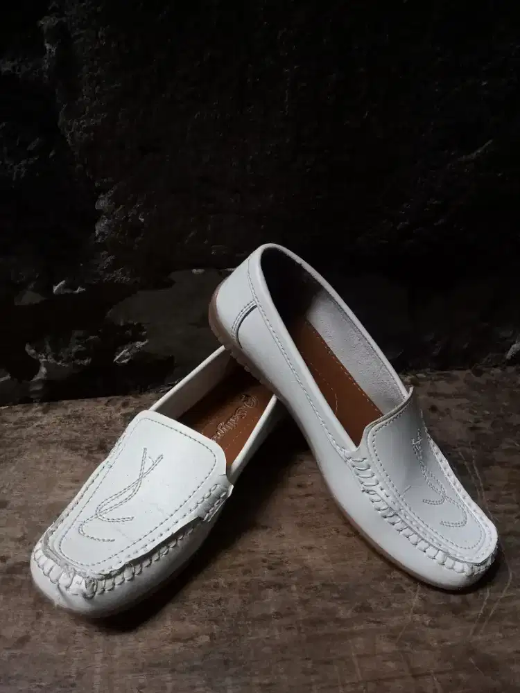 JUDUL: SEPATU LOAFER WANITA - HSC 2025