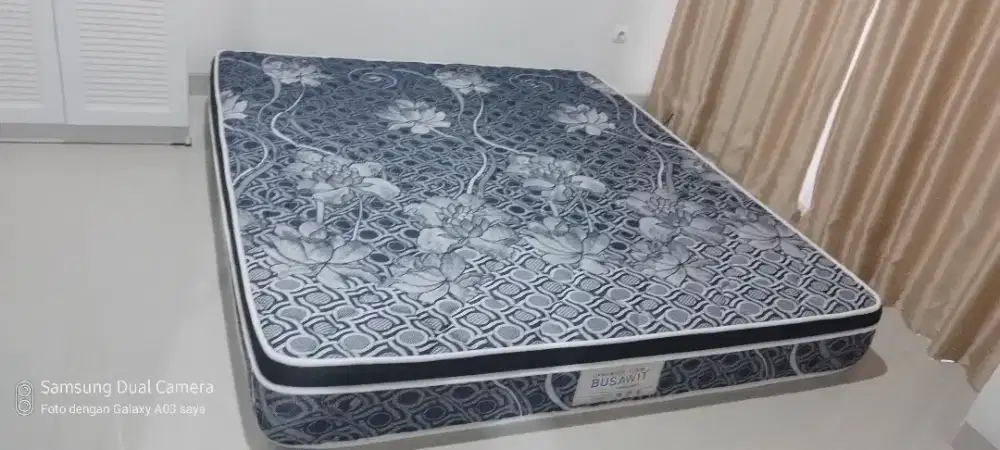 Di jual kasur 180x200 bekas rasa baru (merk Busawit by Bigland)