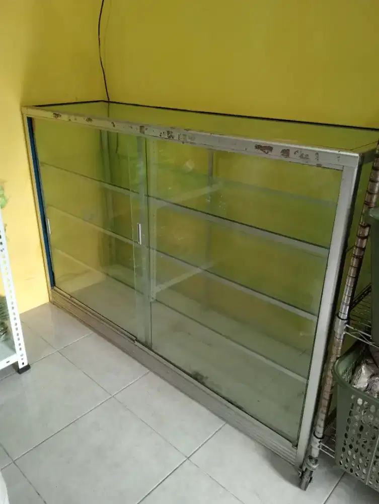 Jual Etalase Second Apa adanya