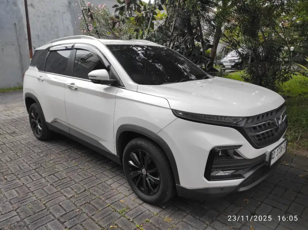 Almaz Lux 5 seater 2019