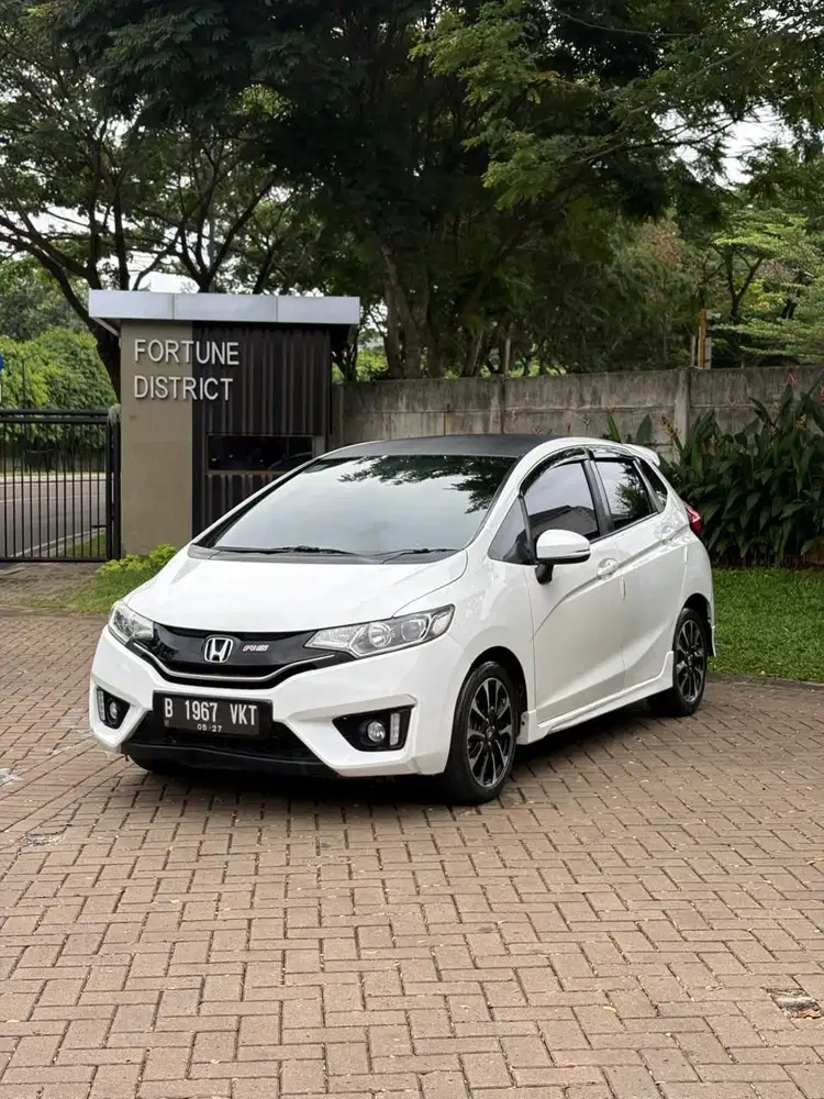 JUAL CEPAT HONDA JAZZ RS AUTOMATIC 2017