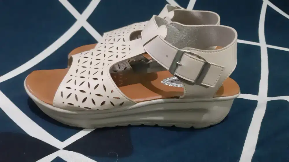 Sepatu Sandal Cewe Impor Like New Mantaab Joss