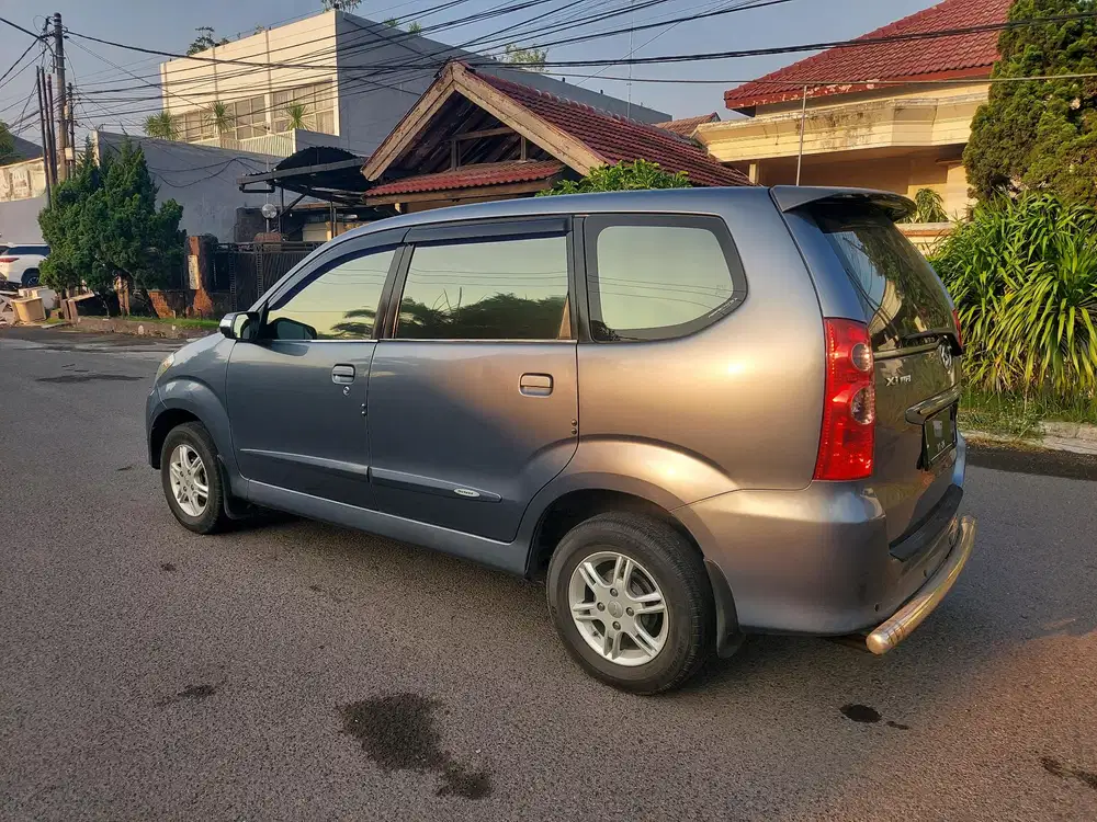 Daihatsu Xenia 2011 Bensin