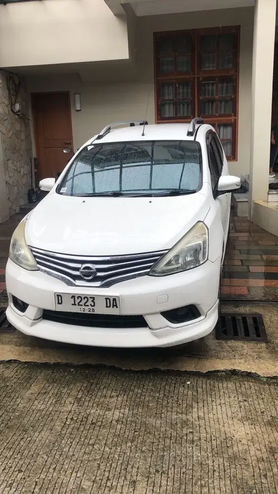 Grand livina 2014 putih Bandung