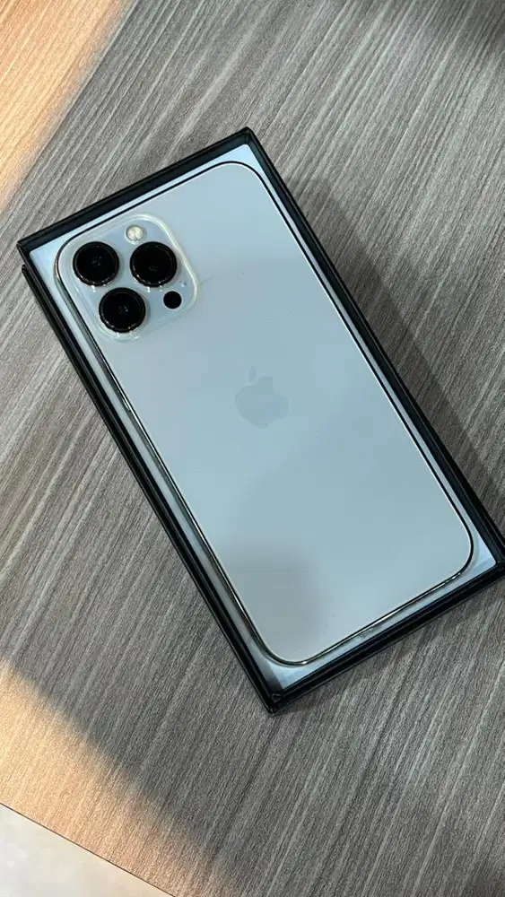 13 PM 128gb GOLD SECOND BC