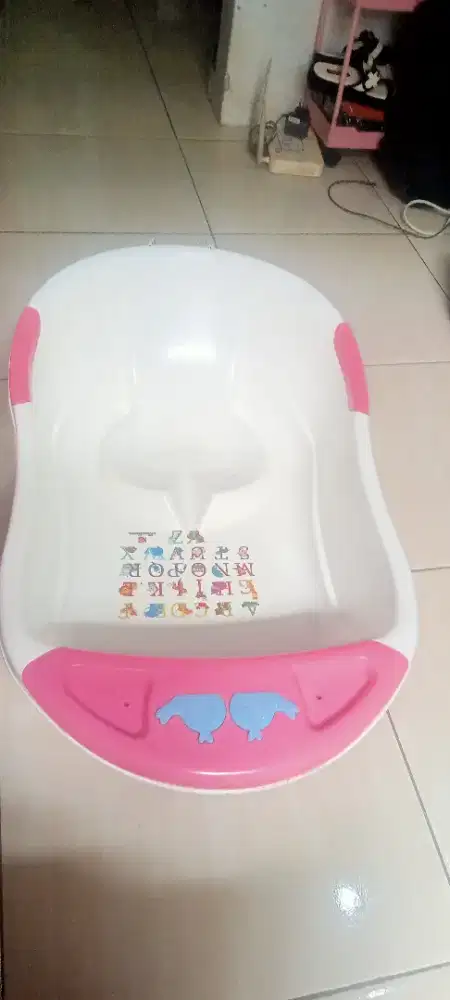Bak Mandi Bayi Lok Kemanggisan