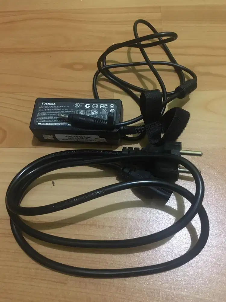 Charger laptop Toshiba