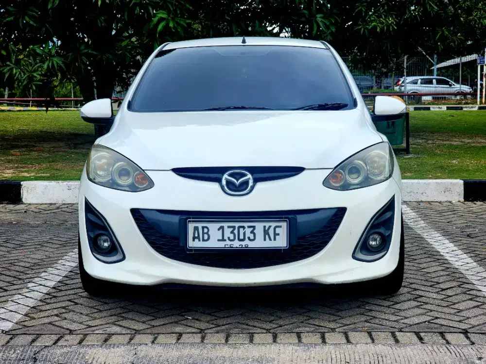Mazda 2 RZ (2013) 1.5 AT