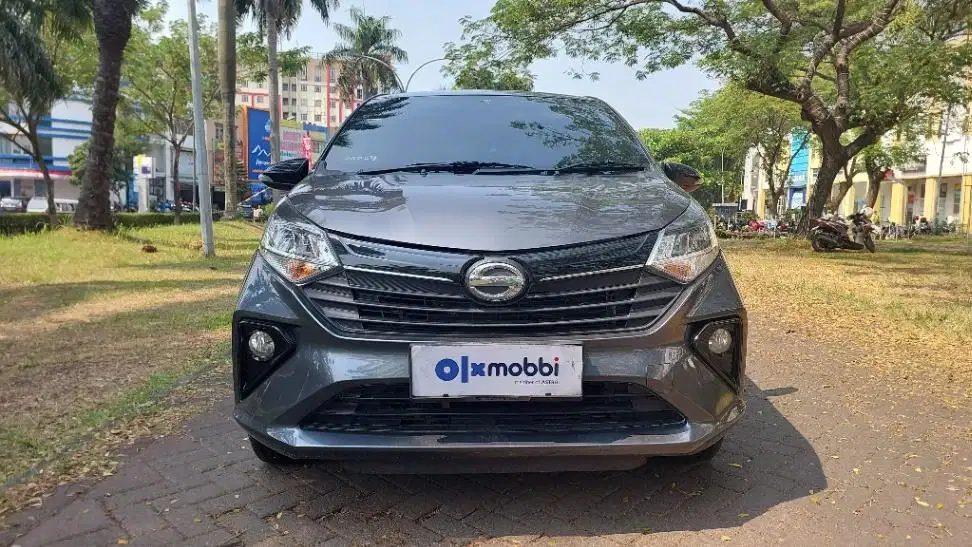 Like New TDP 8JT - Daihatsu Sigra 1.2 R Deluxe Bensin-AT 2024 Abu