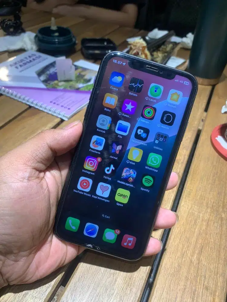 Iphone 11 64Gb .