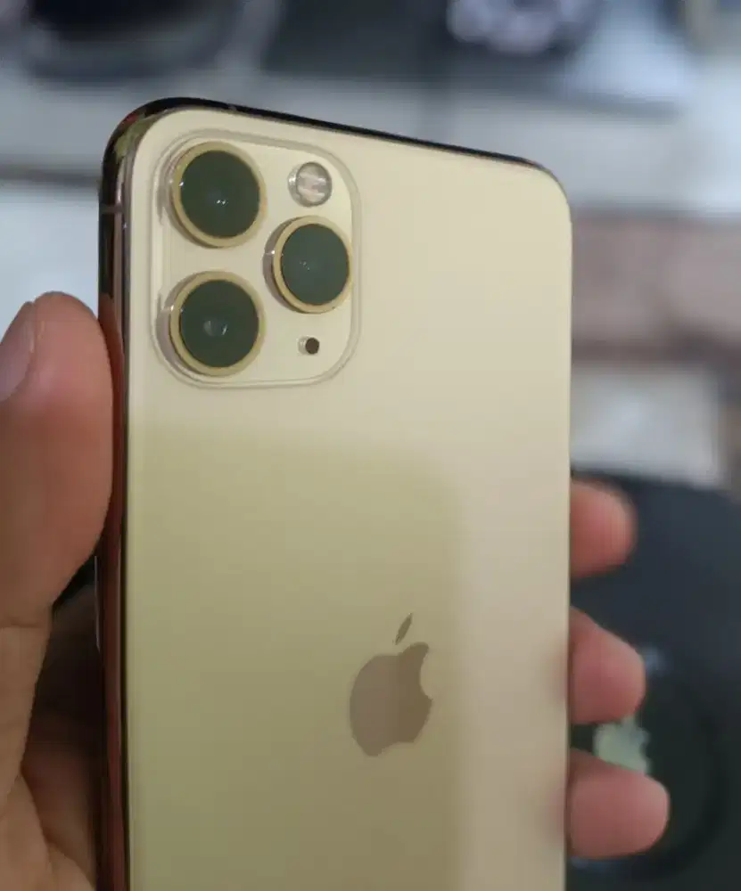 iPhone 11 Pro Max 64GB Gold Fullset All Provider + Bonus