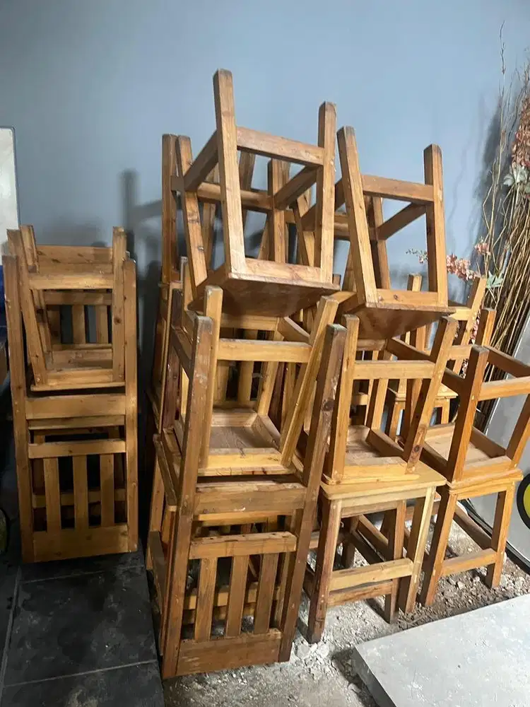 MEJA & BANGKU UNTUK CAFE/RESTO