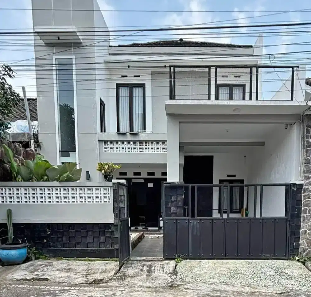 Rumah Siap Huni Dua Lantai Ikan Ikan Dekat Soekarno Hatta