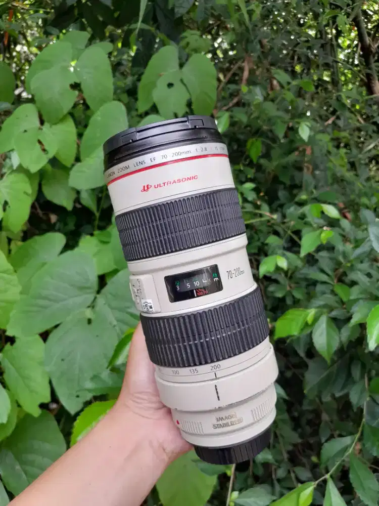 Lensa tele canon 70 200 mm f2.8 is