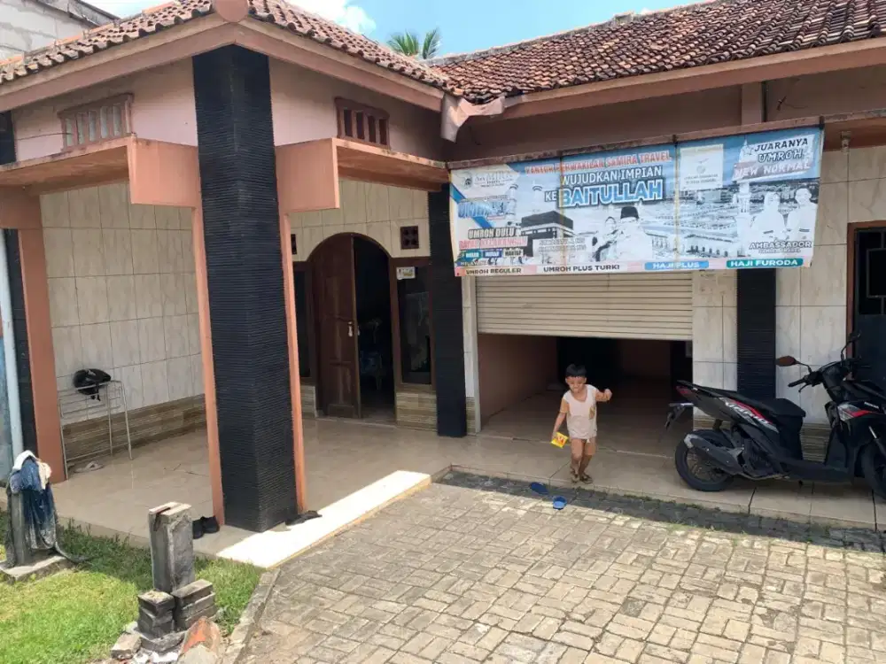 Rumah kampung strategis pinggir jalan raya