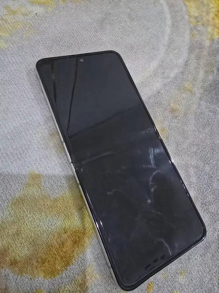 SAMSUNG GALAXY Z FLIP 5 8/256