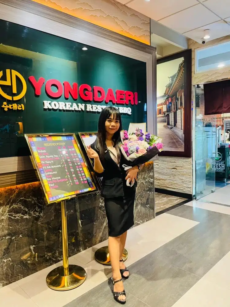 LOWONGAN KERJA WAITER