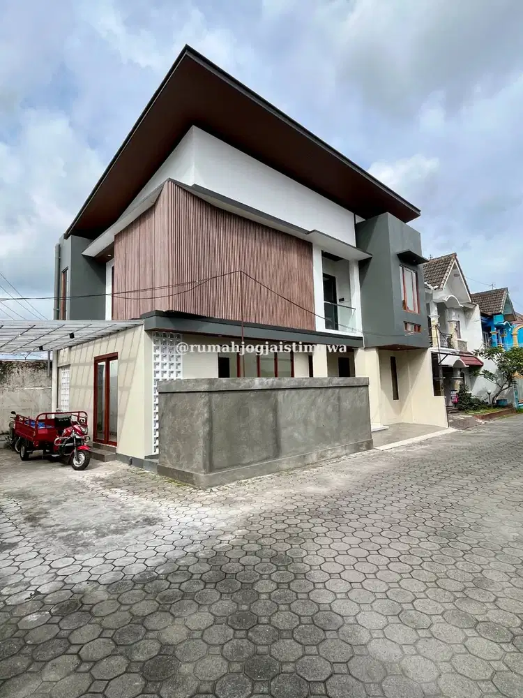 Rumah Dalam Perumahan di Seturan Dekat UPN dan STIE YKPN Condongcatur