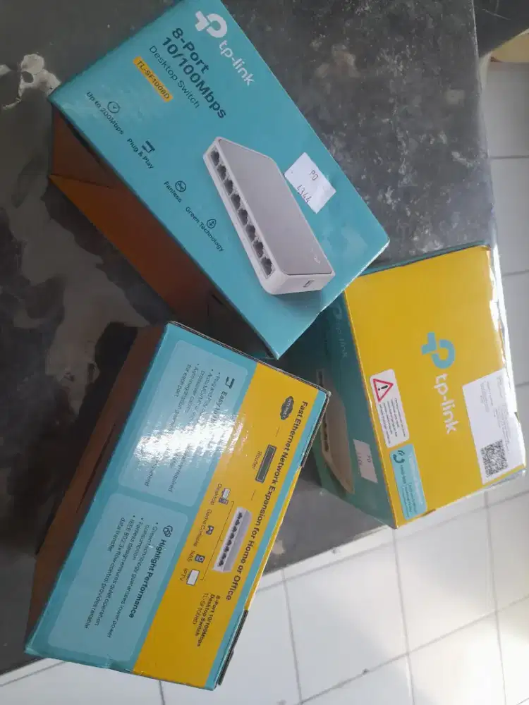 Switch hub 8-port 10/100Mbps