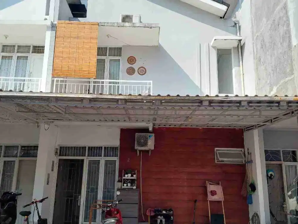 Rumah 2 1/2 lantai , sangat bagus dan siap huni di Paku Jaya Serpong utara Tangsel