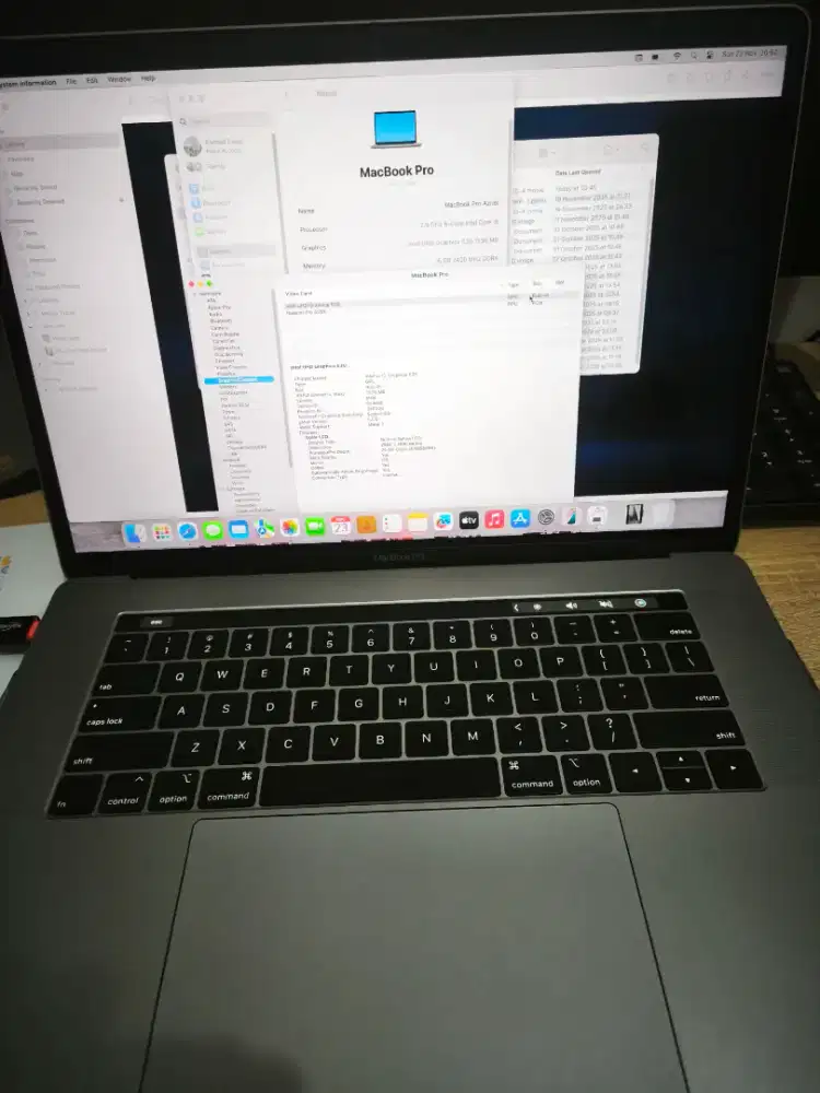 MacBook pro 15 inch core i9 ram 16 gb
