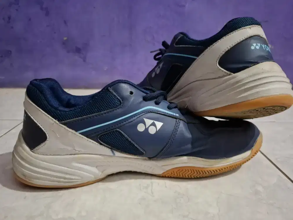Sepatu Badminton Yonex