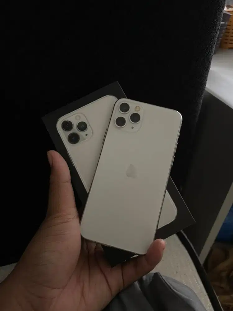 11 PRO 64GB SILVERR BUTUH UANG