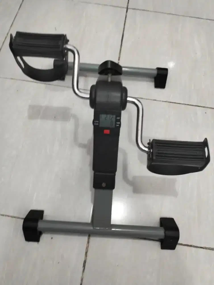 SEPEDA STATIS TERAPI