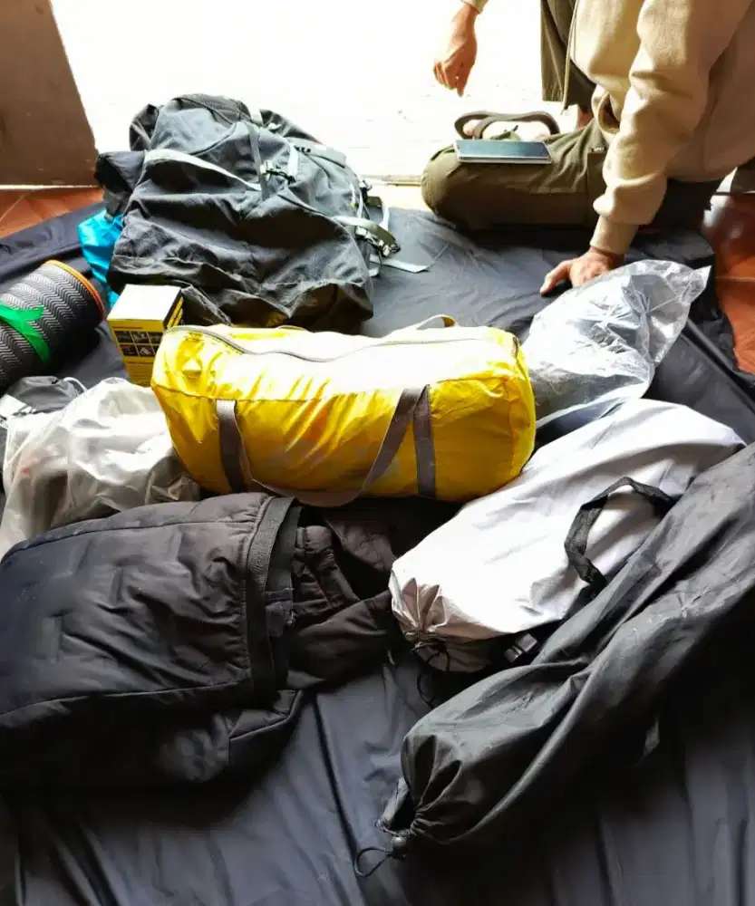 Tenda Headlamp Jaket Sepatu Outdoor