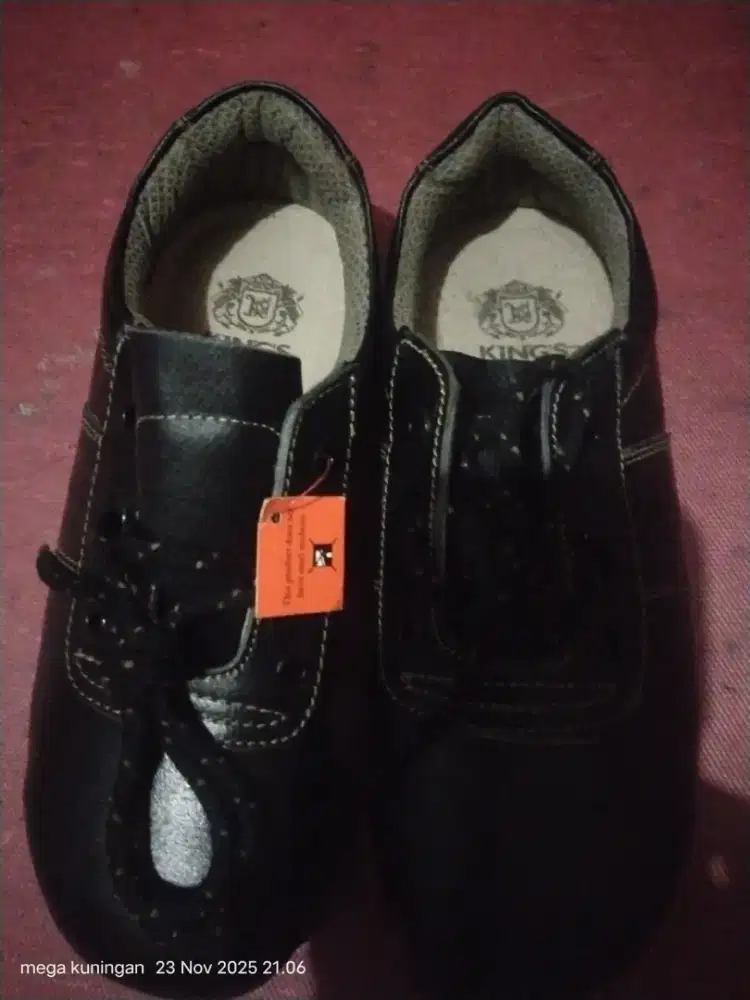 sepatu safety kings