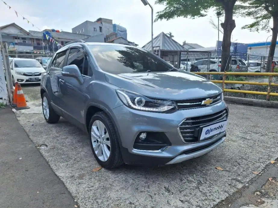 DP MURAH Chevrolet Trax 1.4 Premier Bensin-AT 2018 Abu CERNB
