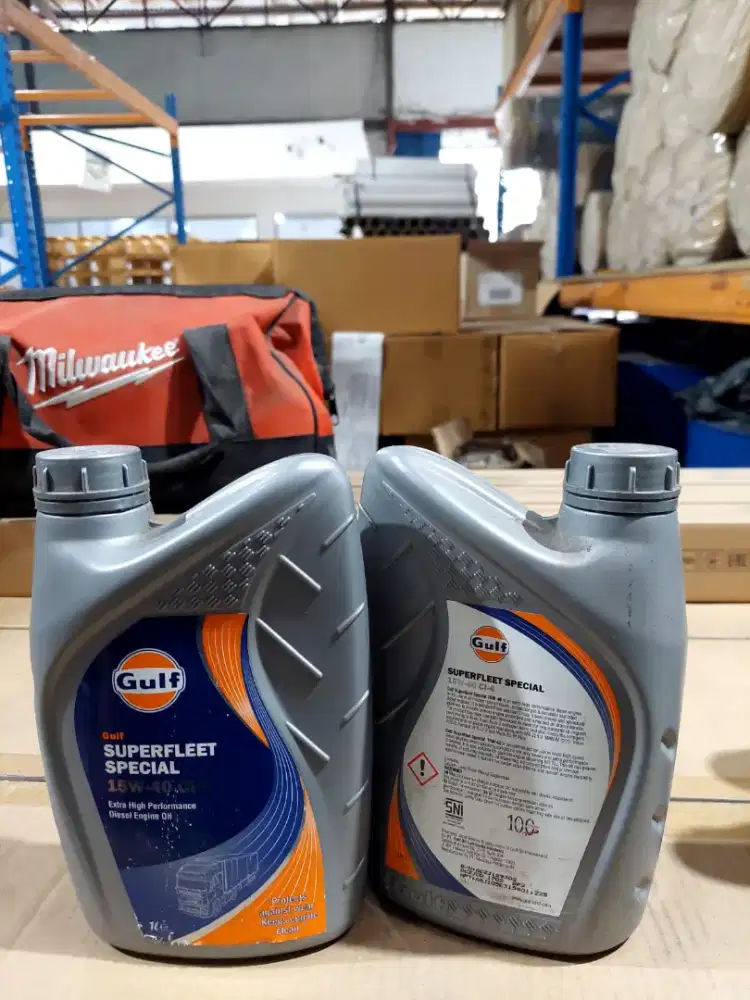oli mesin berperforma ekstra tinggi Gulf Superfleet Special 15W-40. 