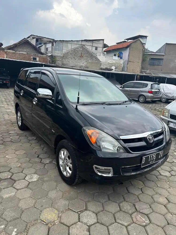 Toyota Kijang Innova 2005 Bensin