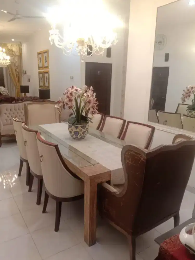 Set Meja Makan Khusus Export & 8 Kurs, Kondisi Sangat Baik