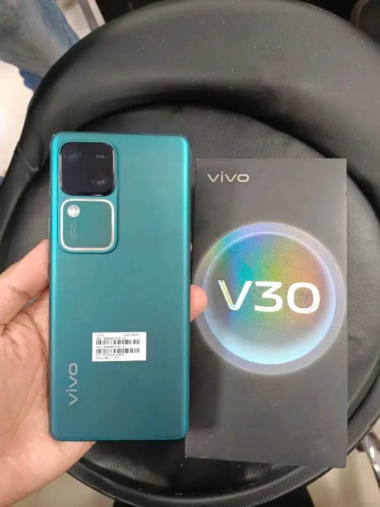 Vivo V30 5G 8/256gb fullset second