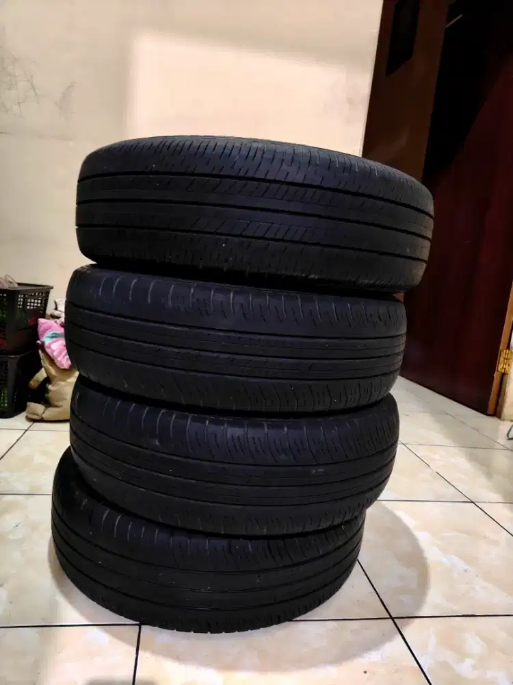 Ban Dunlop Untuk Avanza dan Xenia R14 kondisi bagus original